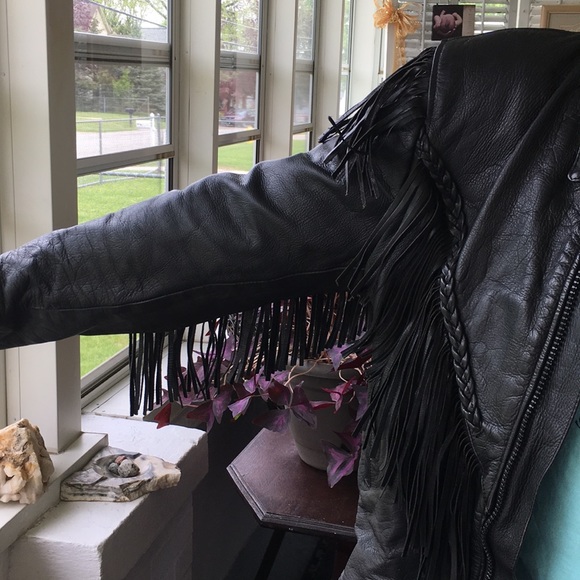 VINTAGE BLACK LEATHER WITH FRINGE - Picture 4 of 8